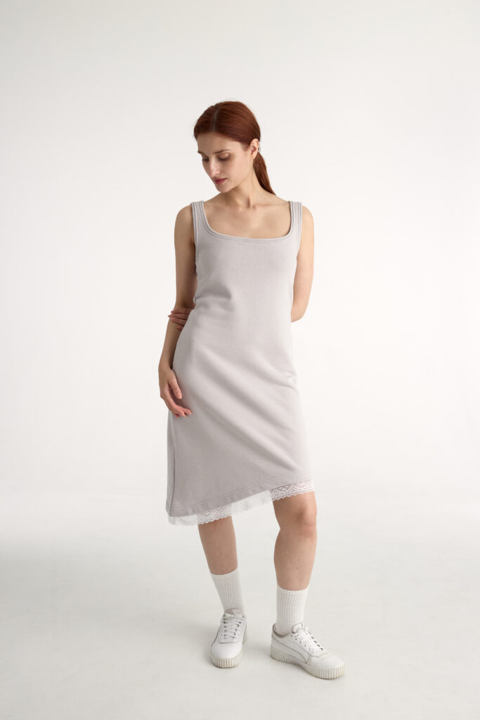 Платье женское с вышивкой и кружевом